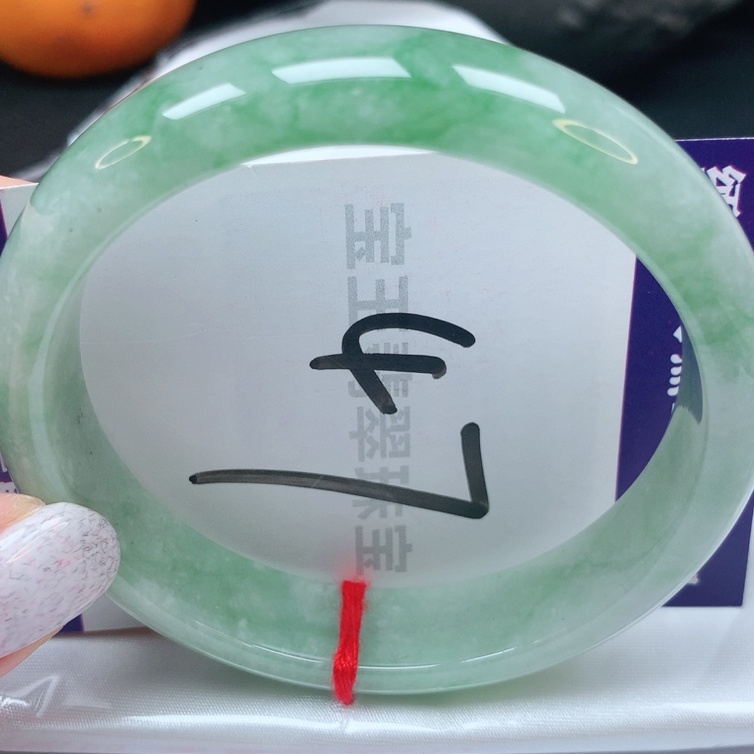 翡翠手镯未镶嵌58圈口