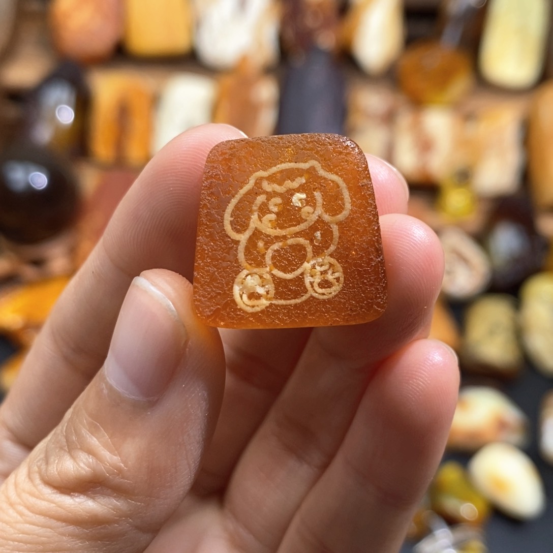 琥珀裸石未镶嵌琥珀