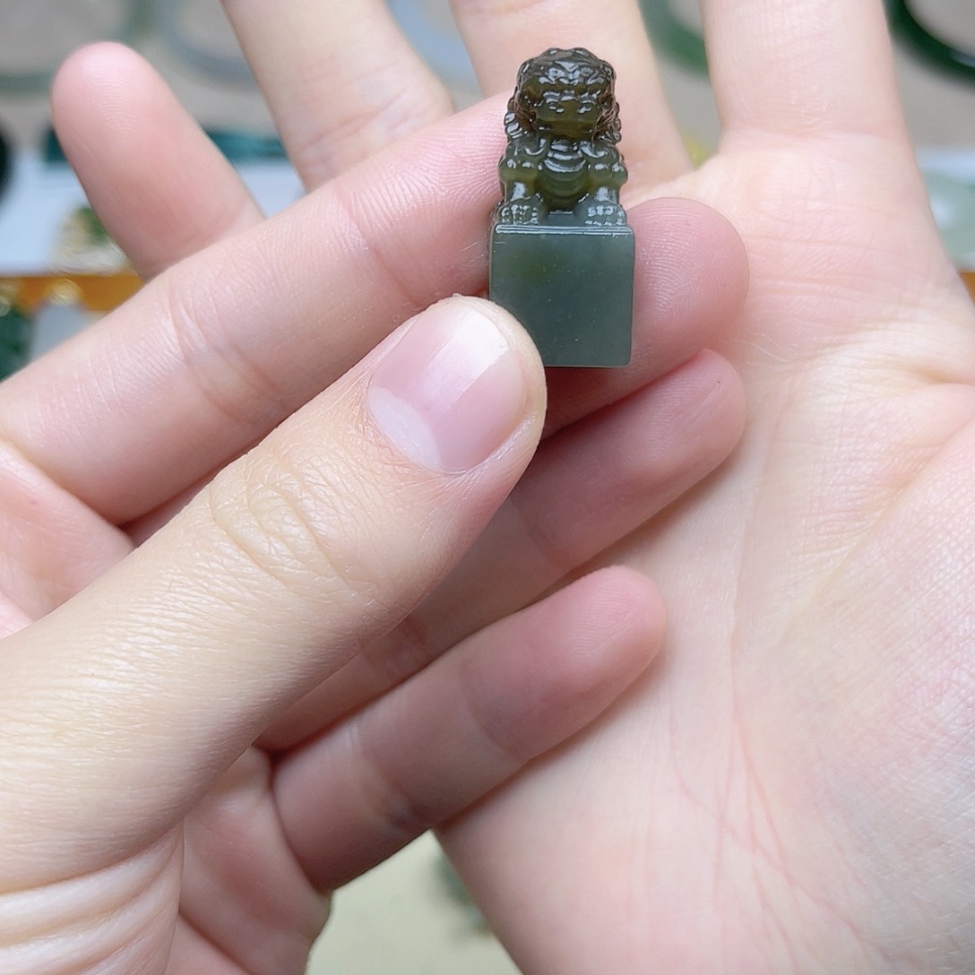 和田玉印章。k k未镶嵌