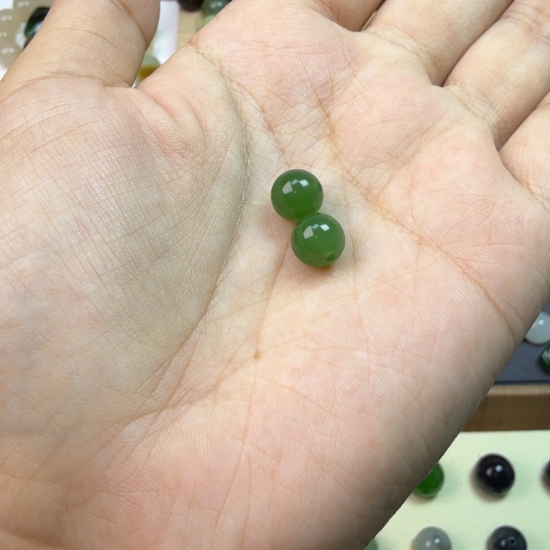 和田玉未镶嵌珠宝半成品卡八碧玉一对