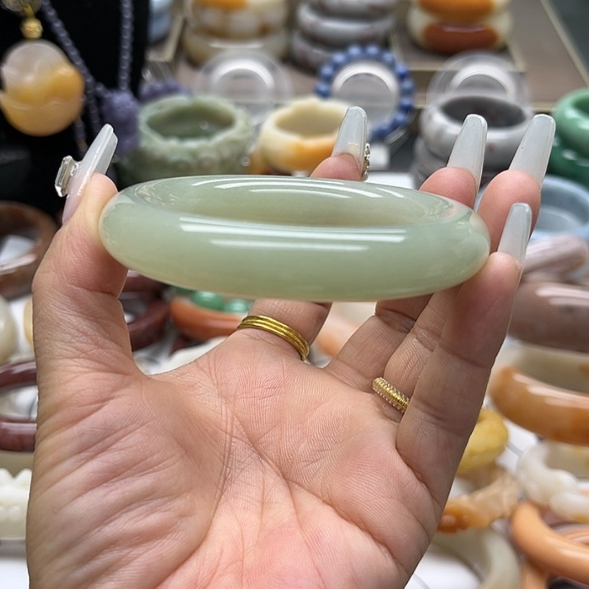 【闪购商品】石英质玉手镯未镶嵌M*冰绿福利