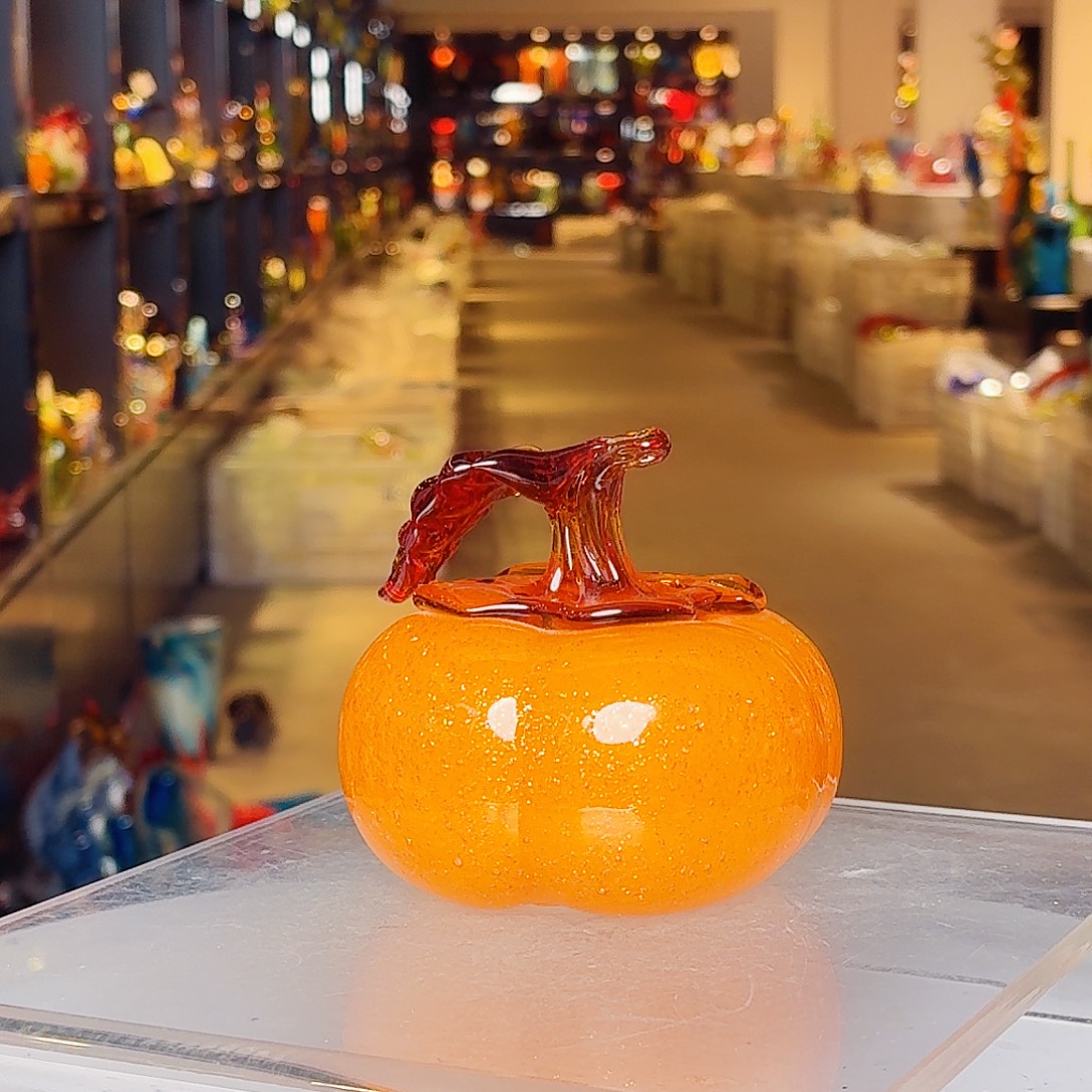 手工艺品琉璃琉璃塔和塔顶为