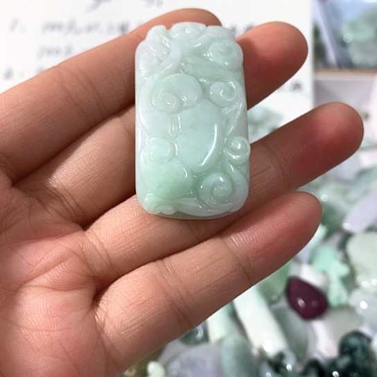 翡翠未镶嵌颈饰吊坠