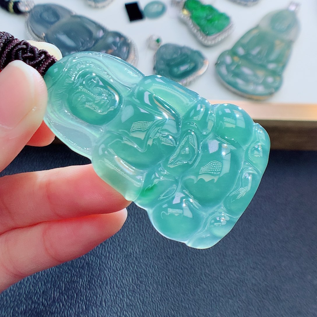 翡翠颈饰未镶嵌翡翠