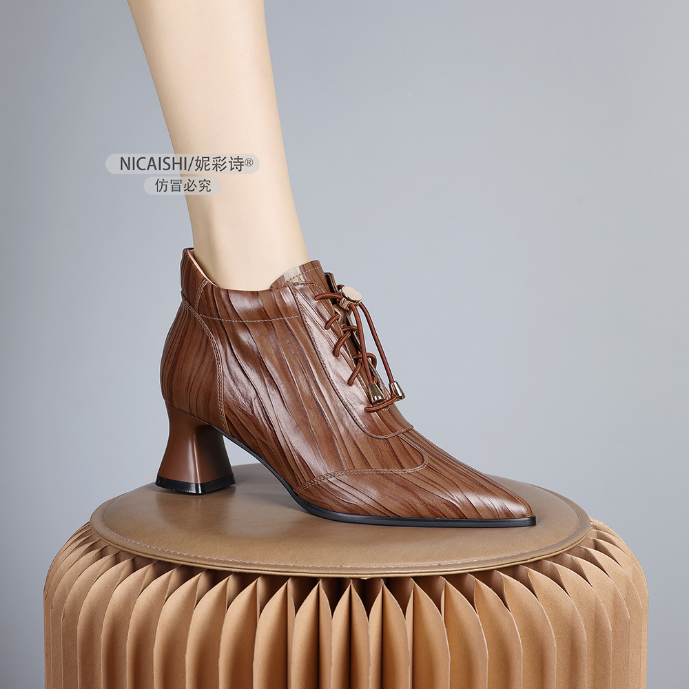 2024年新款欧美复古舒适短靴百搭气质系带马丁靴粗跟低跟显瘦0686