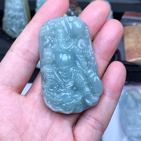 翡翠未镶嵌颈饰鄧*?缅甸翡翠御龙关公