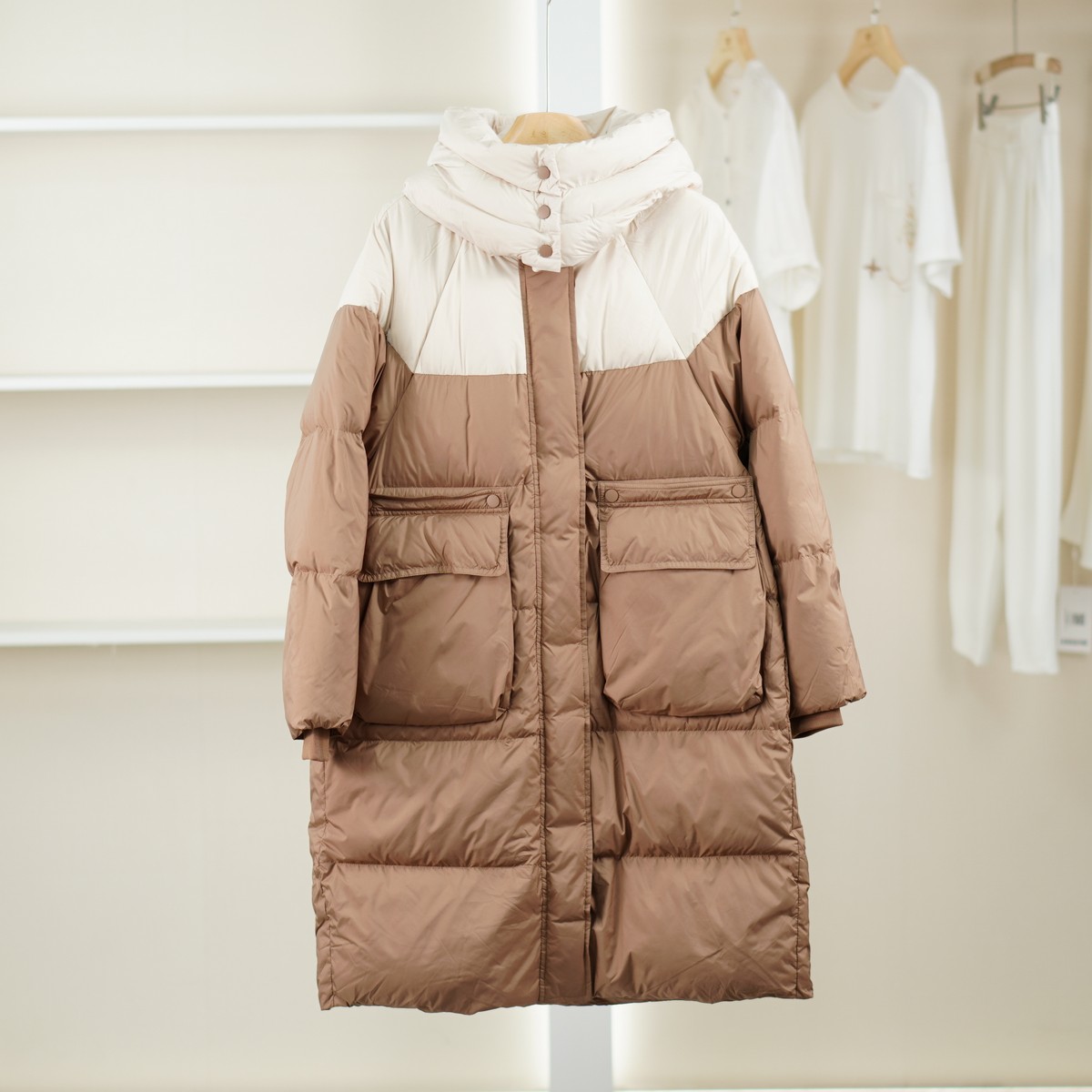 麦迪尚品【百JH】5110225 拼色连帽立领羽绒服冬季女装品牌折扣