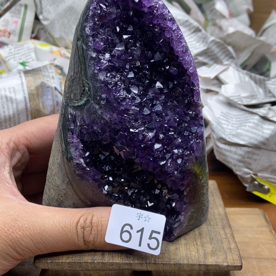 紫晶天然水晶摆件未镶嵌