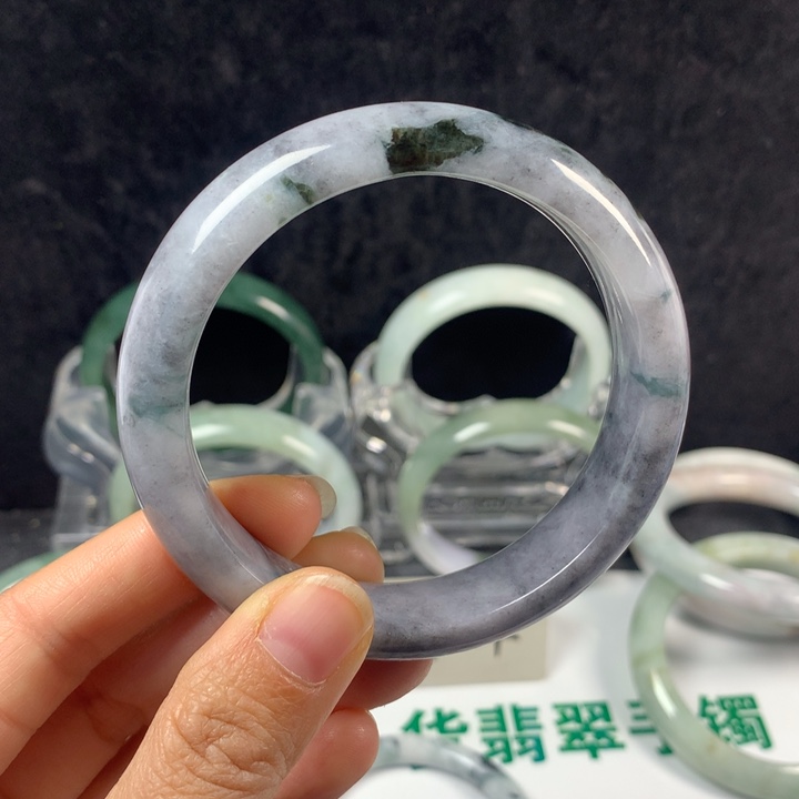 翡翠未镶嵌手镯27号。58.8圈