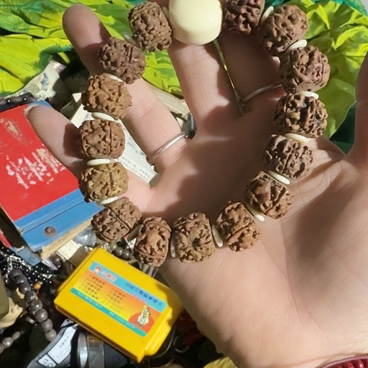 卢***哥扇子nscfenscjcsfwbwfnfw