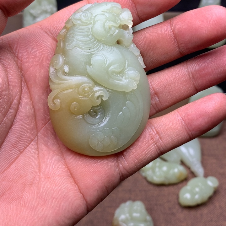 爱***狗和田玉（糖玉）未镶嵌颈饰