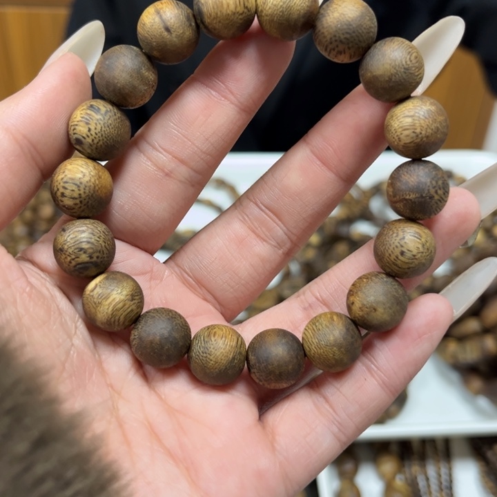 沉香手串1.2圆珠单圈多样性发1