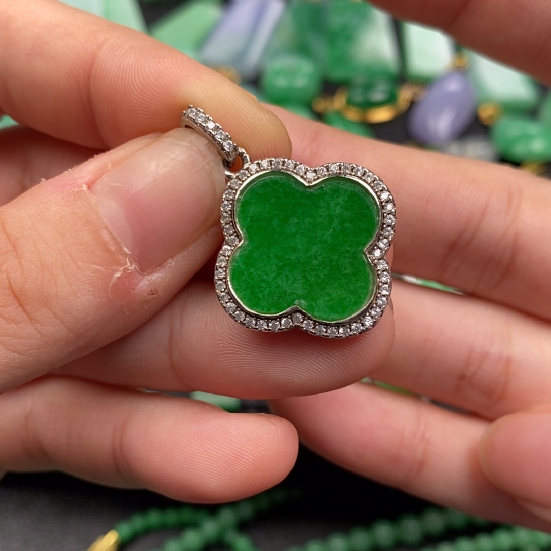 翡翠银S925镶嵌颈饰翡翠