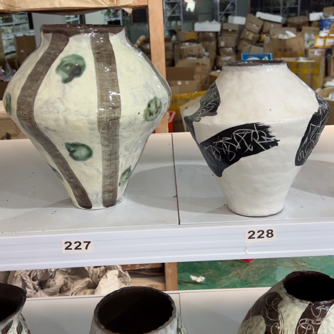 红陶H****e口10高26无孔