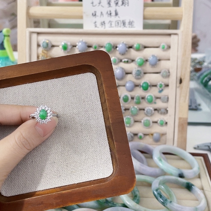 翡翠未镶嵌颈饰天然翡翠Ａ货