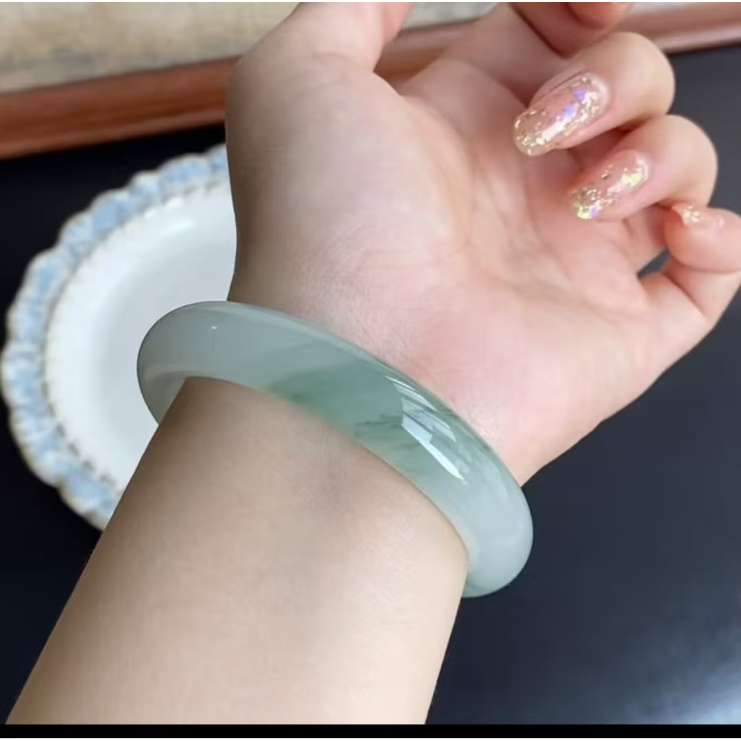 新疆天山翠石英质玉纯天然手镯176