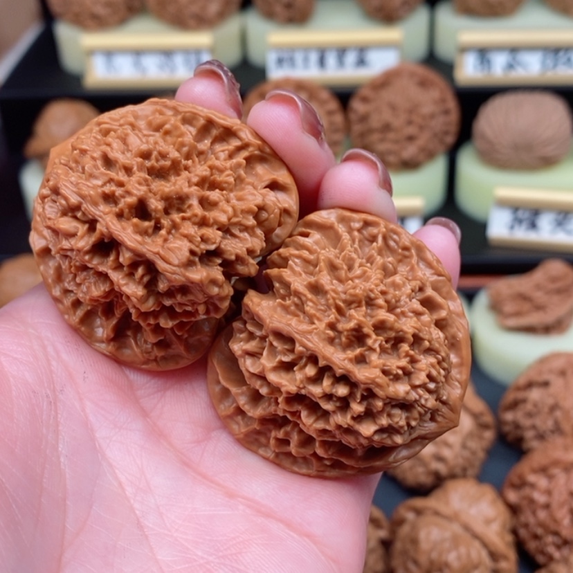 【闪购商品】文玩核桃吊坠吃****斤满天星