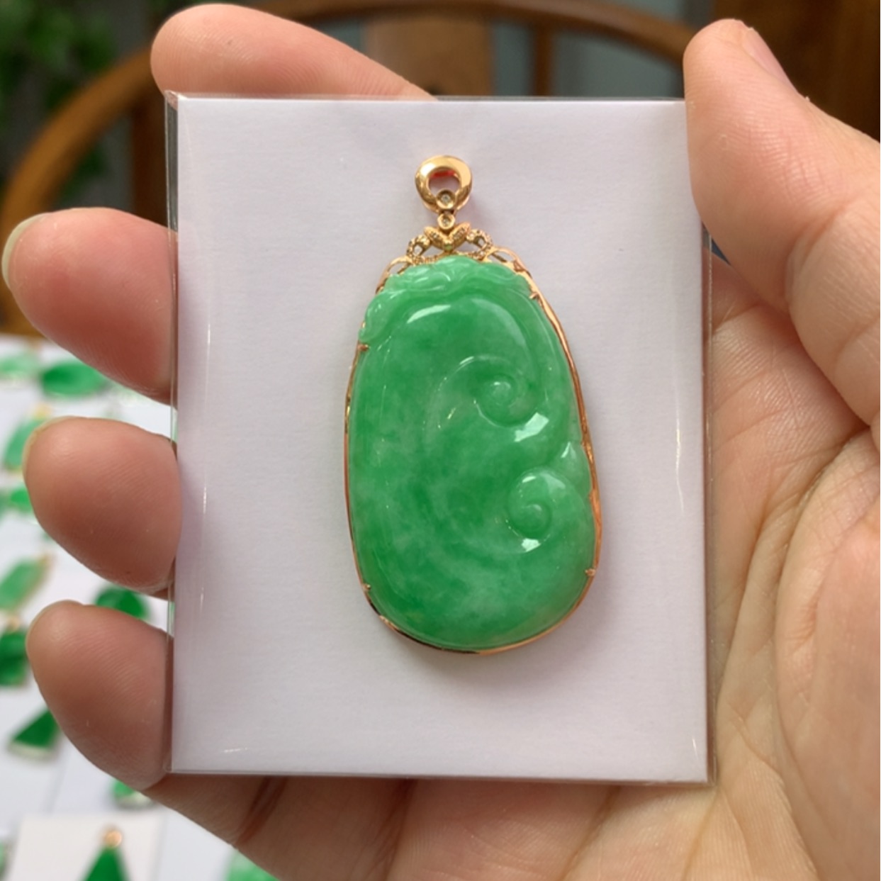 【闪购商品】翡翠颈饰18K金镶嵌翡翠首饰