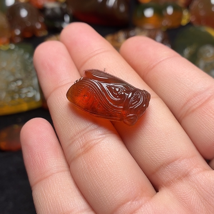 琥珀未镶嵌颈饰220