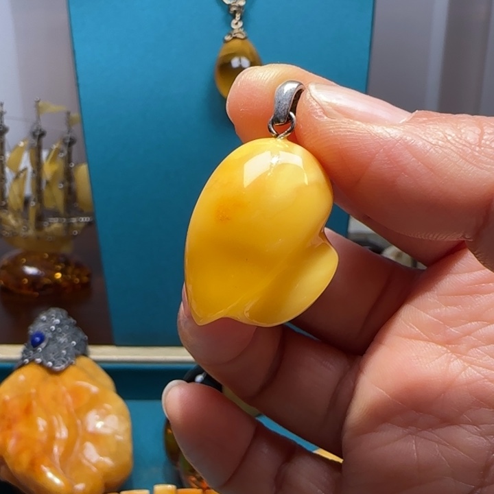 琥珀未镶嵌颈饰波兰设计款琥珀蜜蜡
