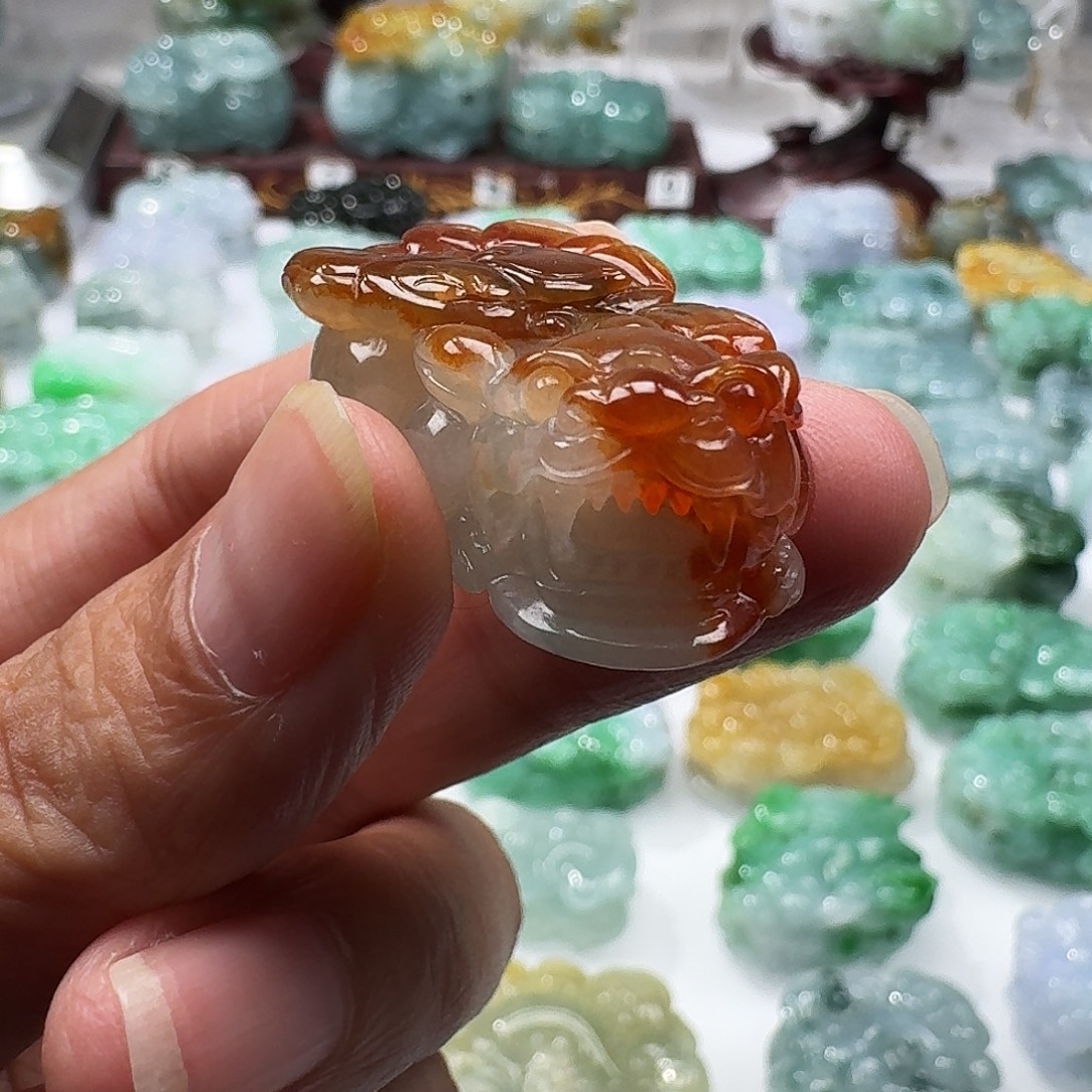 翡翠未镶嵌挂件貔貅