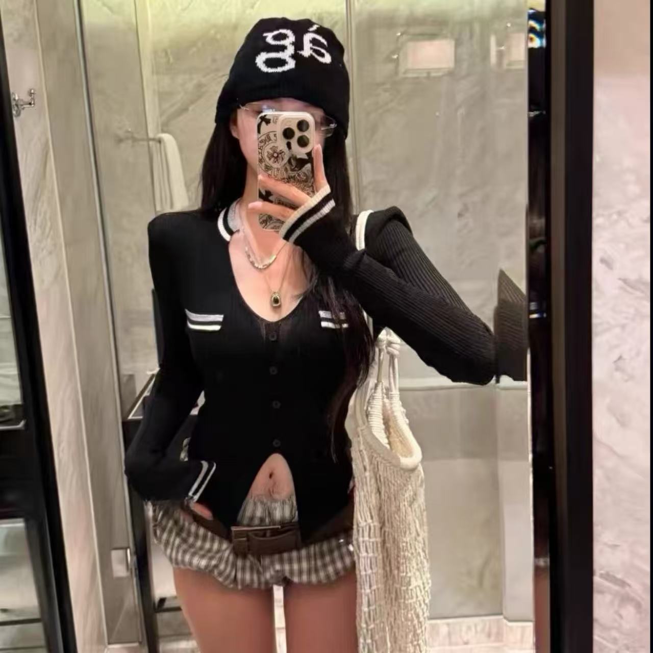 曼曼【子曰秋野】纯欲辣妹V领开叉长袖针织上衣