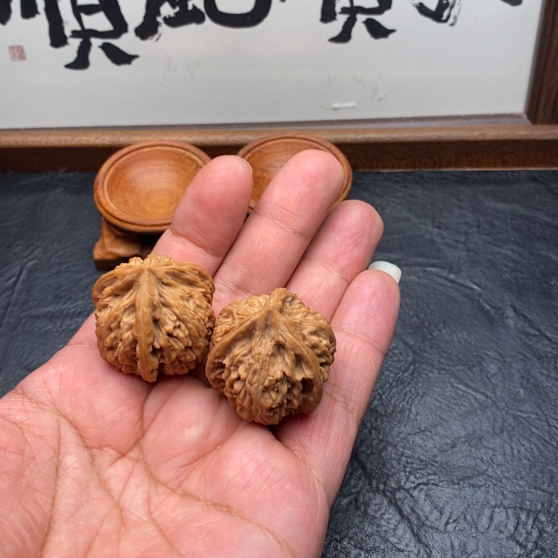 文玩核桃把件迦*地御龙