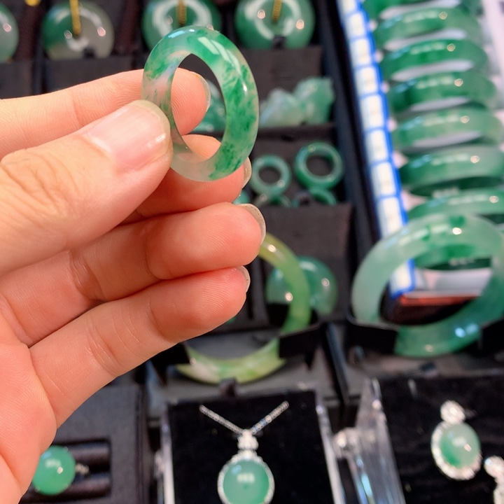 石英质玉未镶嵌戒圈