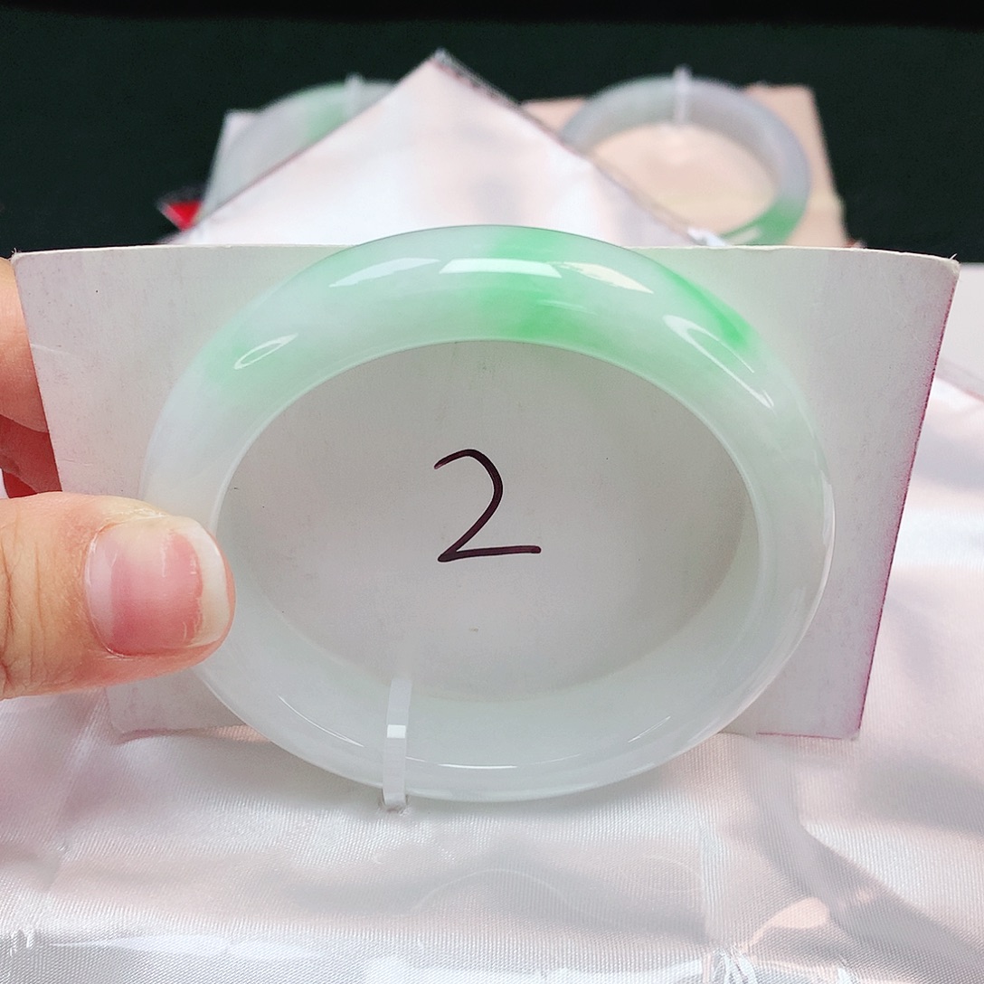 翡翠未镶嵌手镯正圈55.4