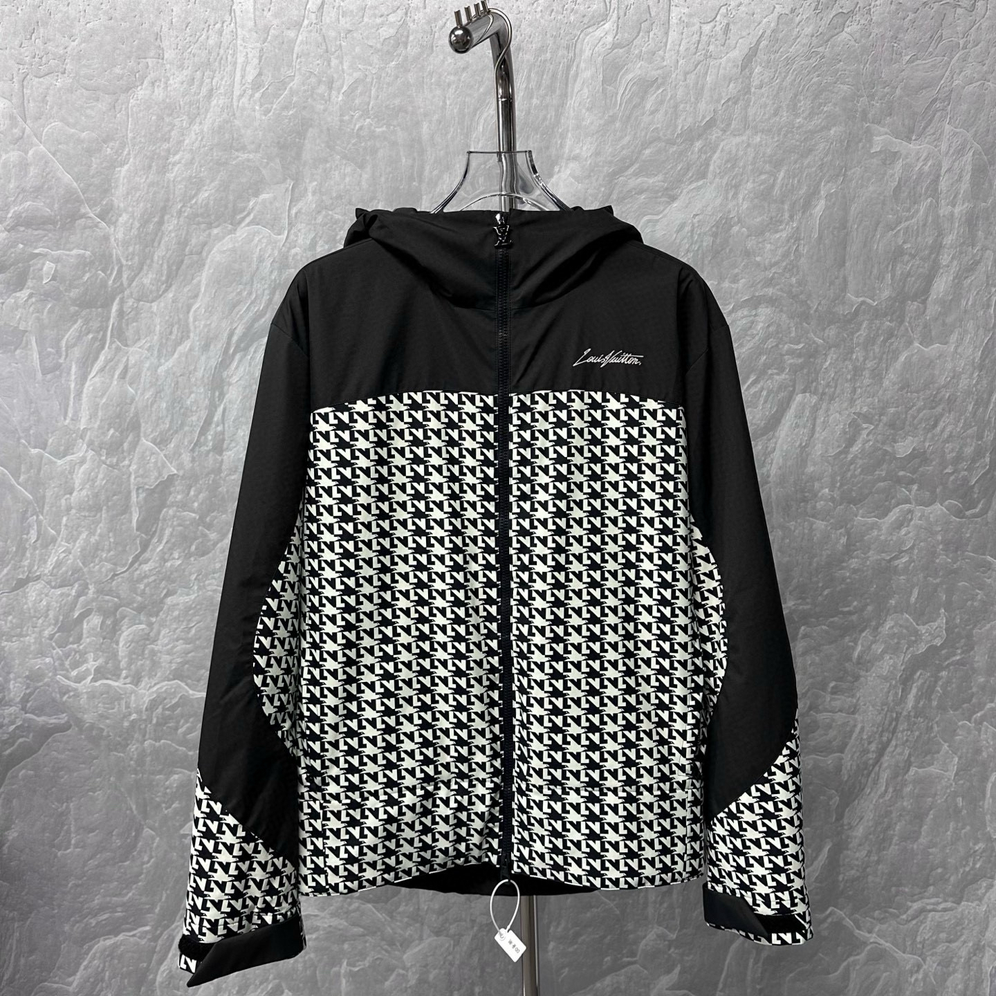 未使用 LouisVuitton/路易威登 千鸟格满印拉链外套 46码P01072