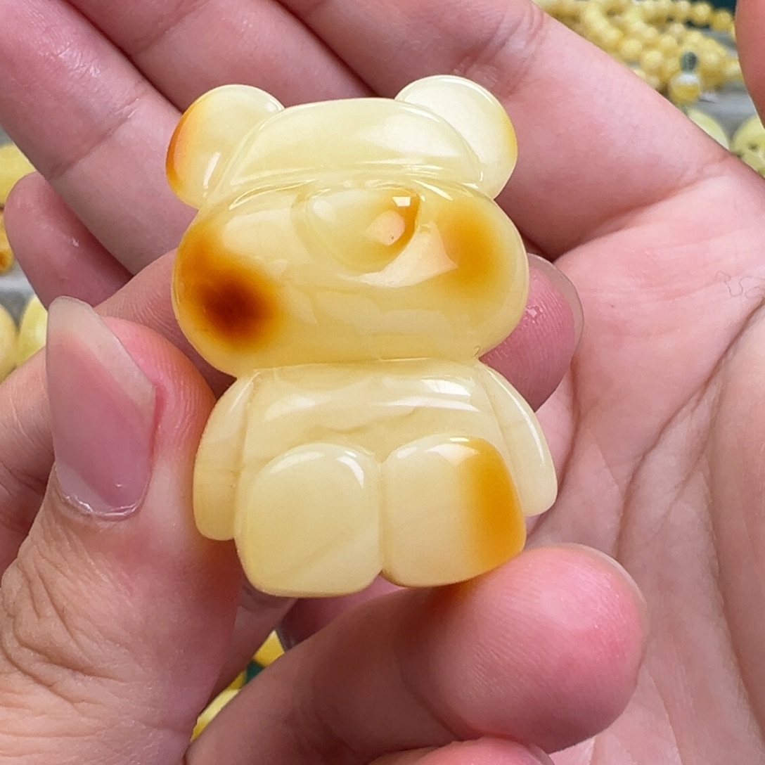 琥珀手链未镶嵌熊