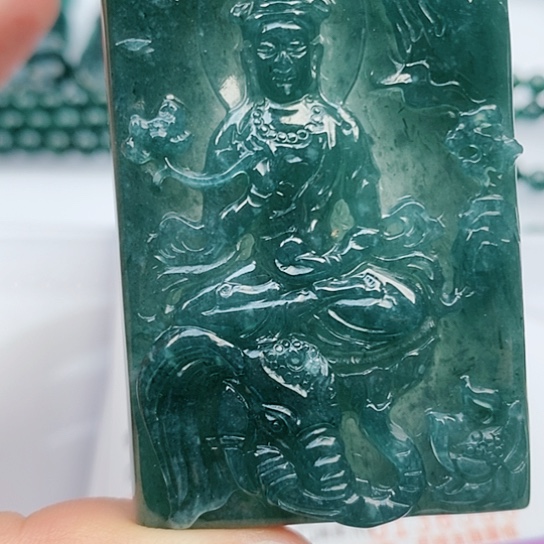 翡翠颈饰未镶嵌