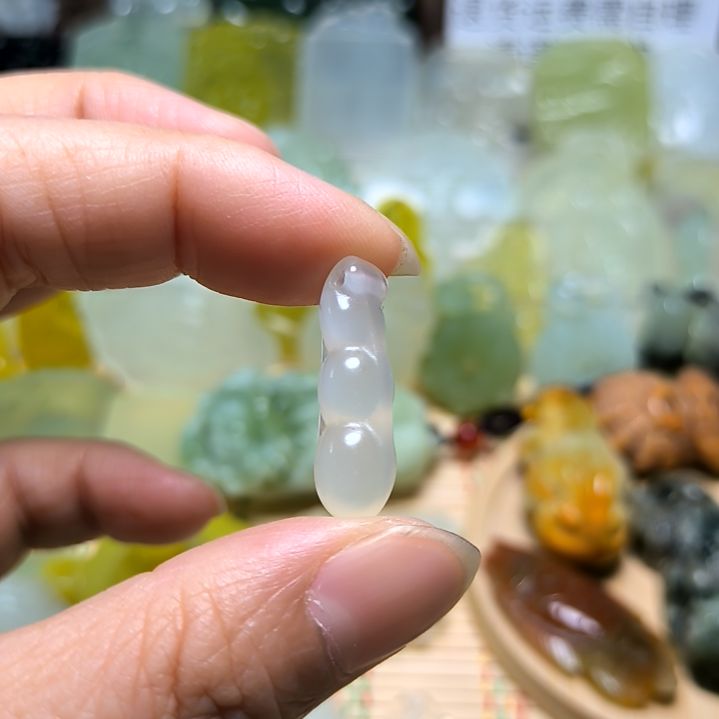 岫玉吊坠(不含链)未镶嵌