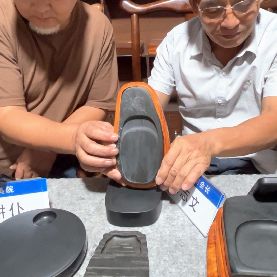 懂***呛1…………………………………………