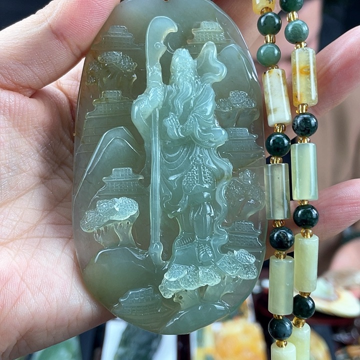 蛇纹石玉颈饰未镶嵌