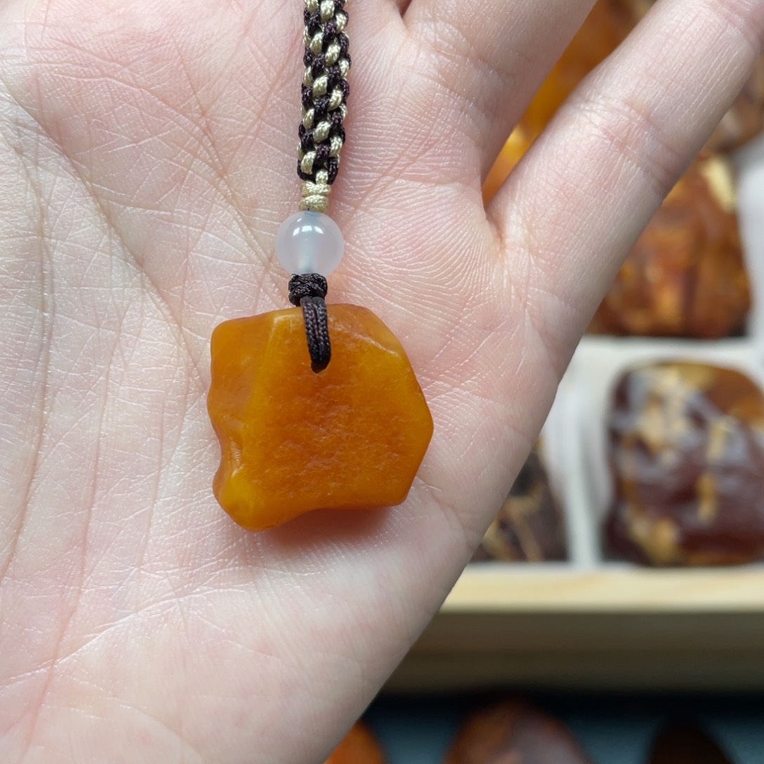 琥珀珠宝奇石未镶嵌