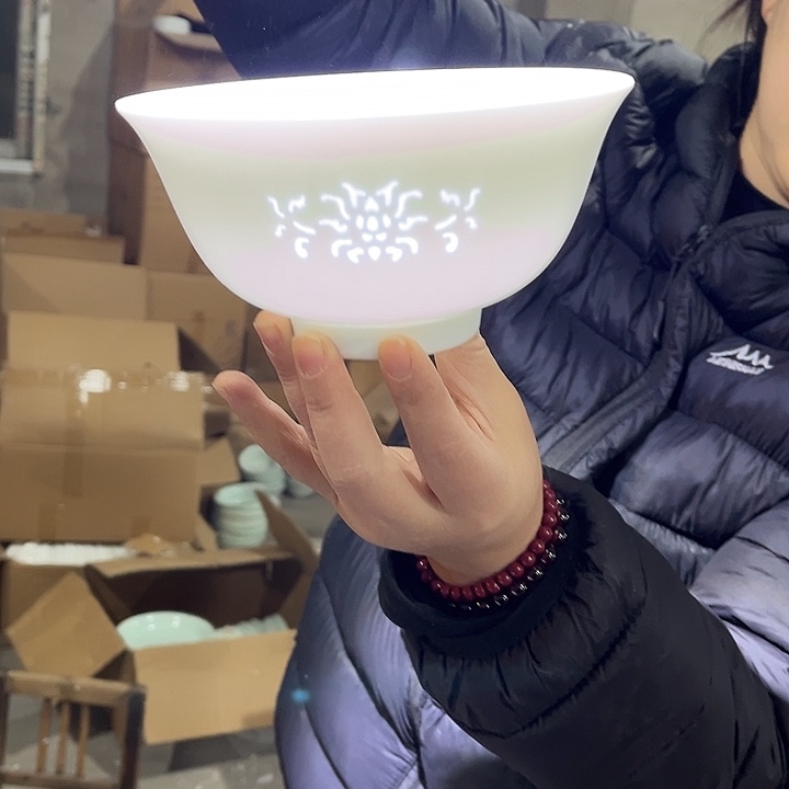 瓷片玲珑6.25英寸面碗两个，微瑕包邮