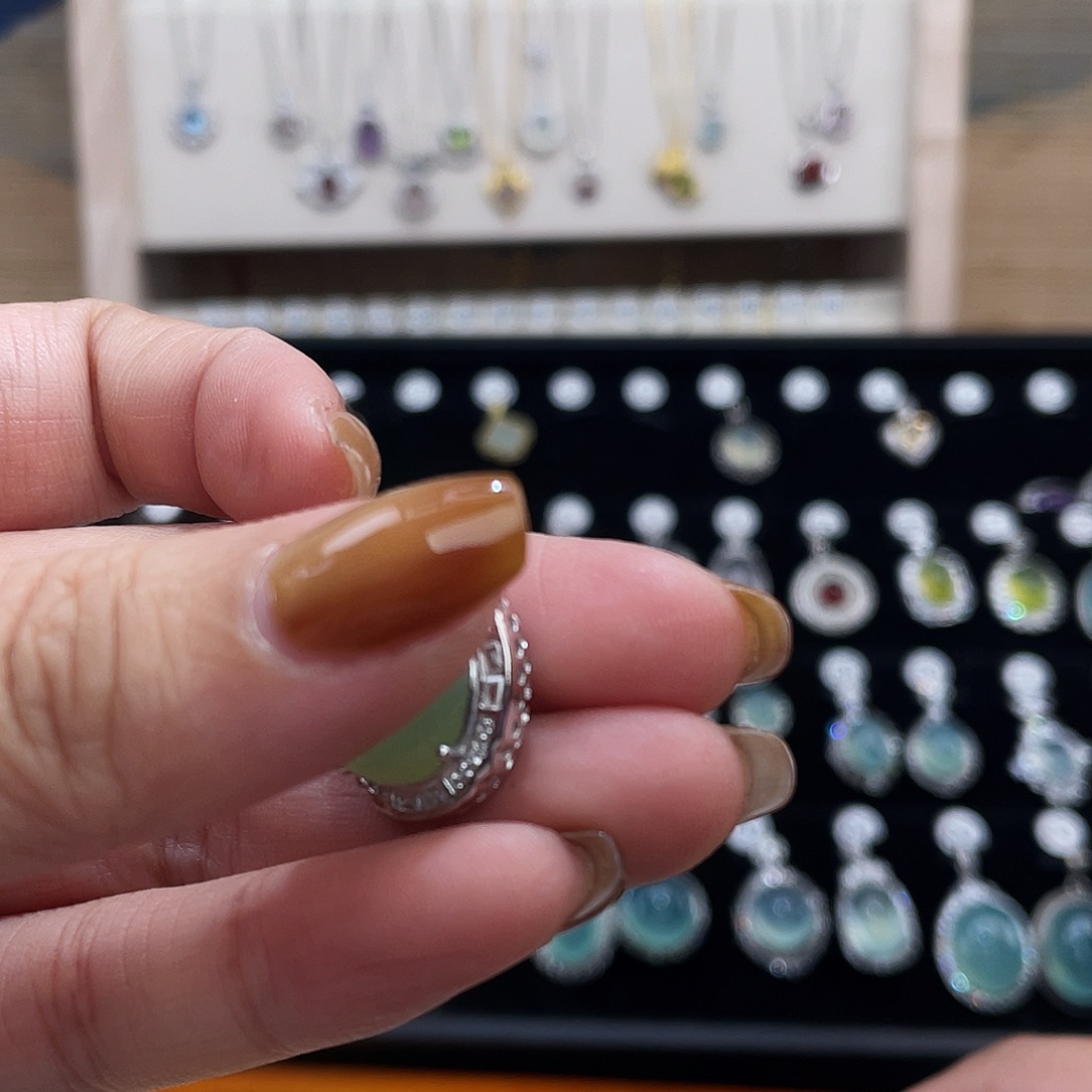 岫玉银S925镶嵌颈饰