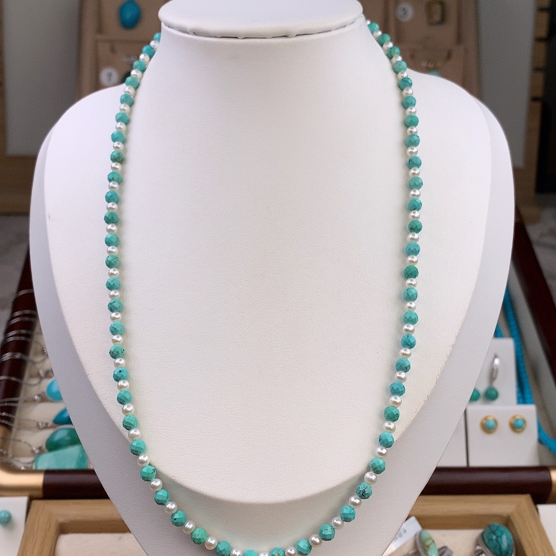 绿松石未镶嵌颈饰