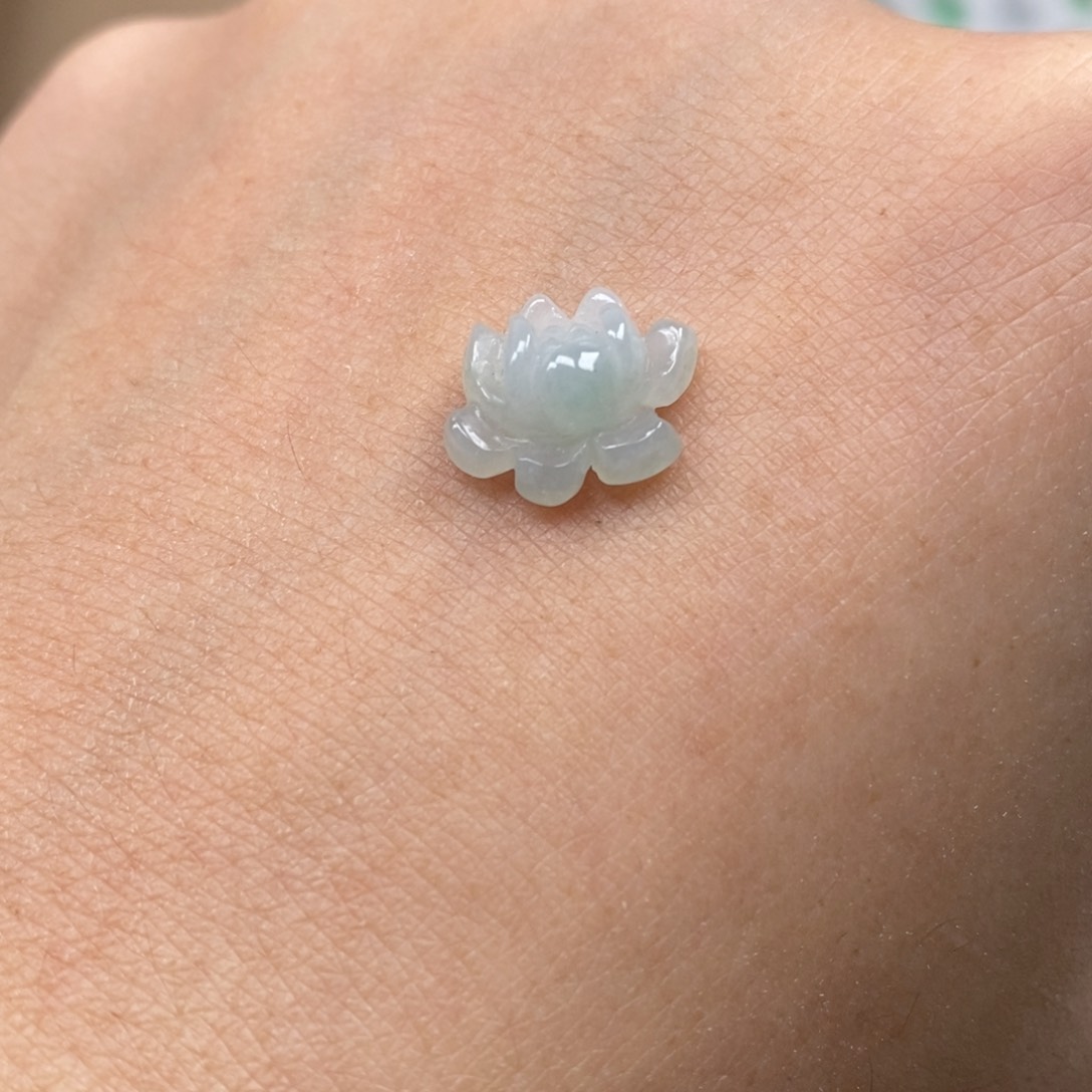 翡翠颈饰未镶嵌花