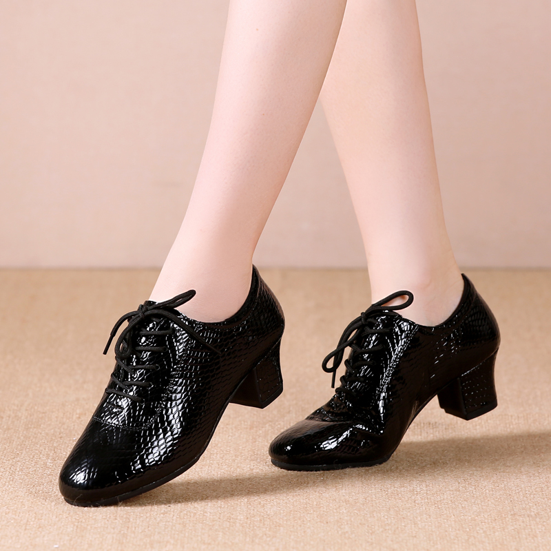 秋季新款真皮拉丁舞鞋女士广场舞鞋中跟透气牛皮