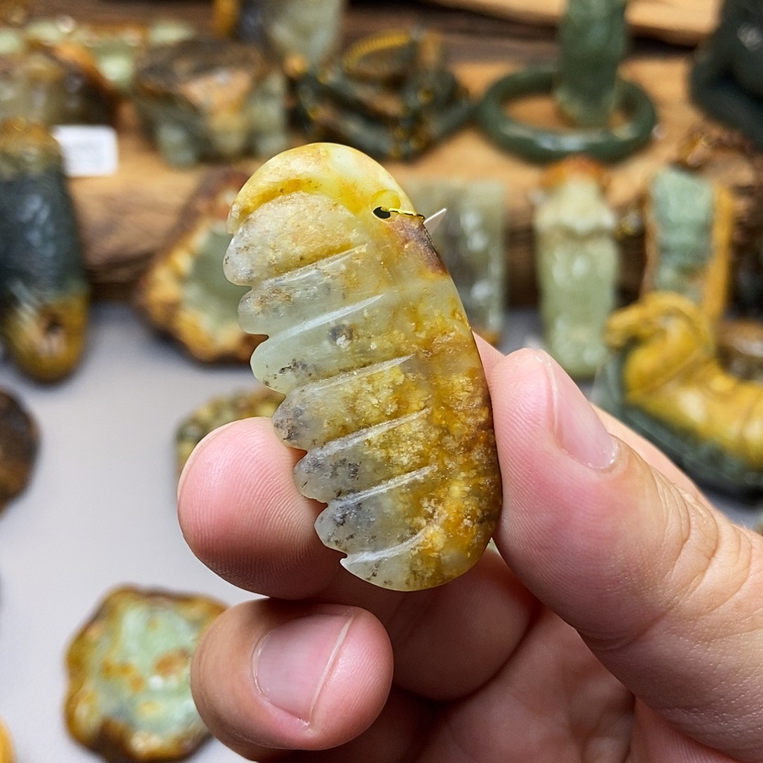 未镶嵌岫岩河磨玉（透闪石质玉）珠宝奇石