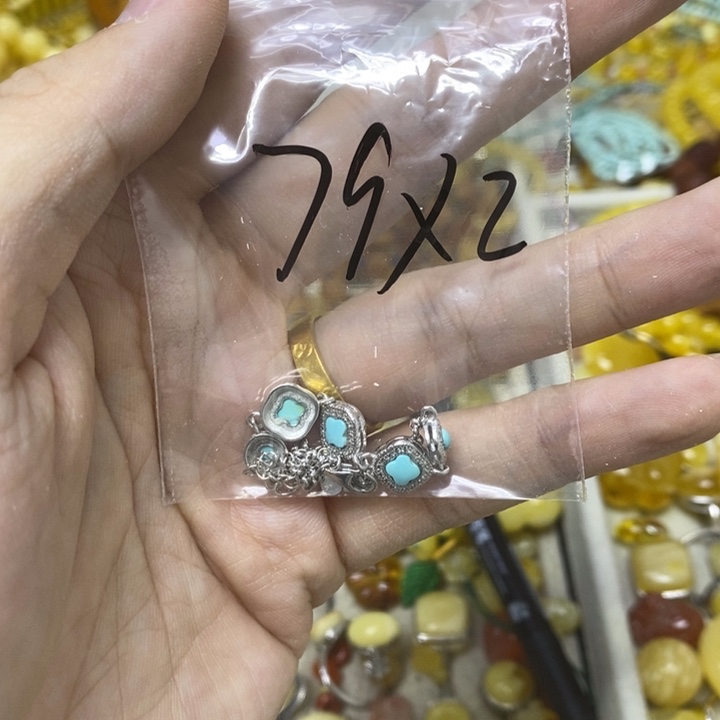 墨***然蜜蜡未镶嵌裸石手链
