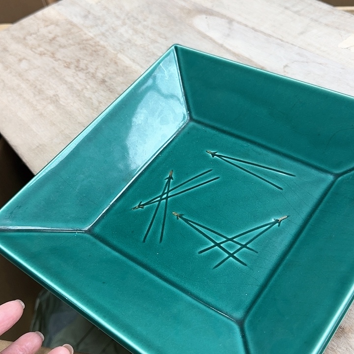 N****M瓷器。                  