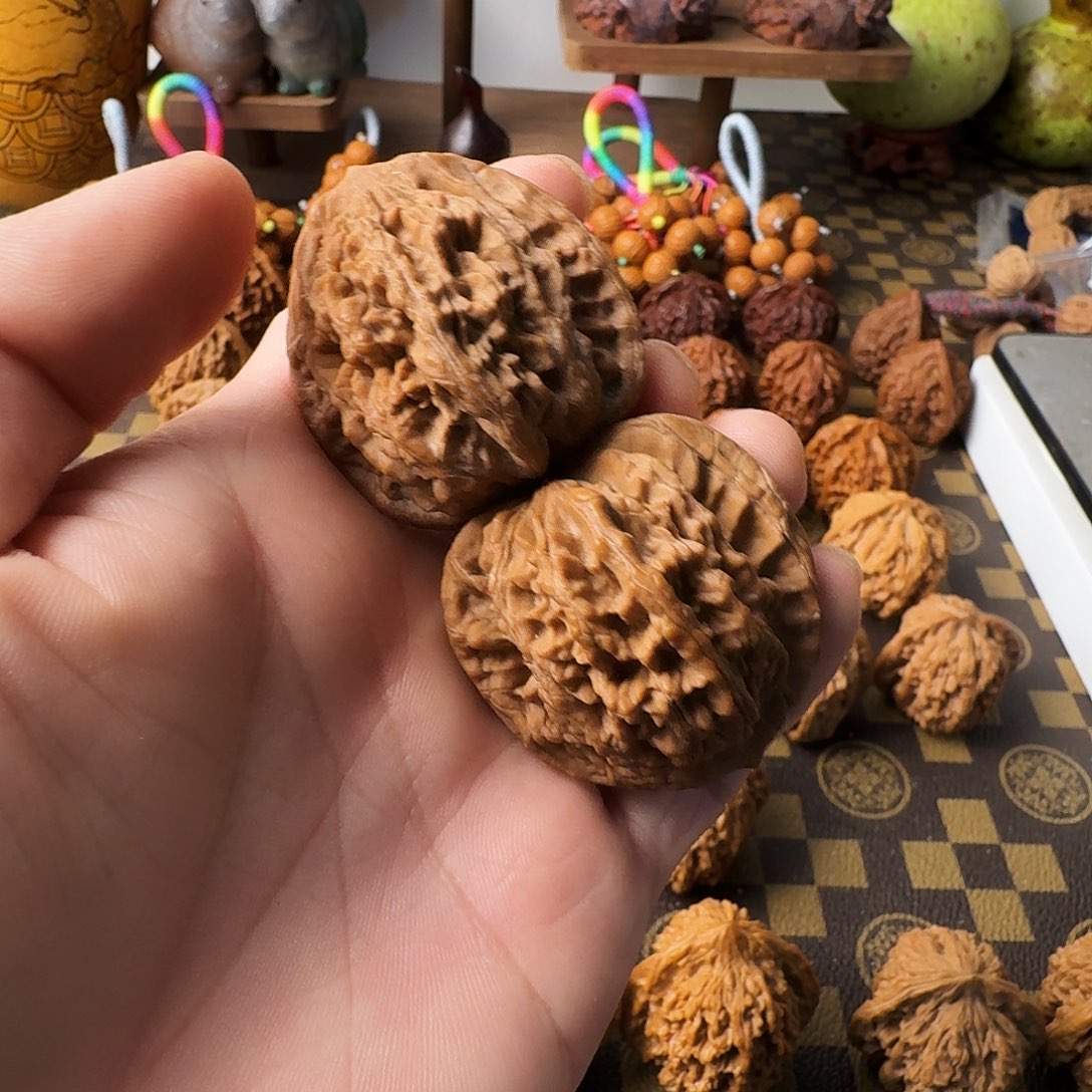 文玩核桃把件麦穗虎头