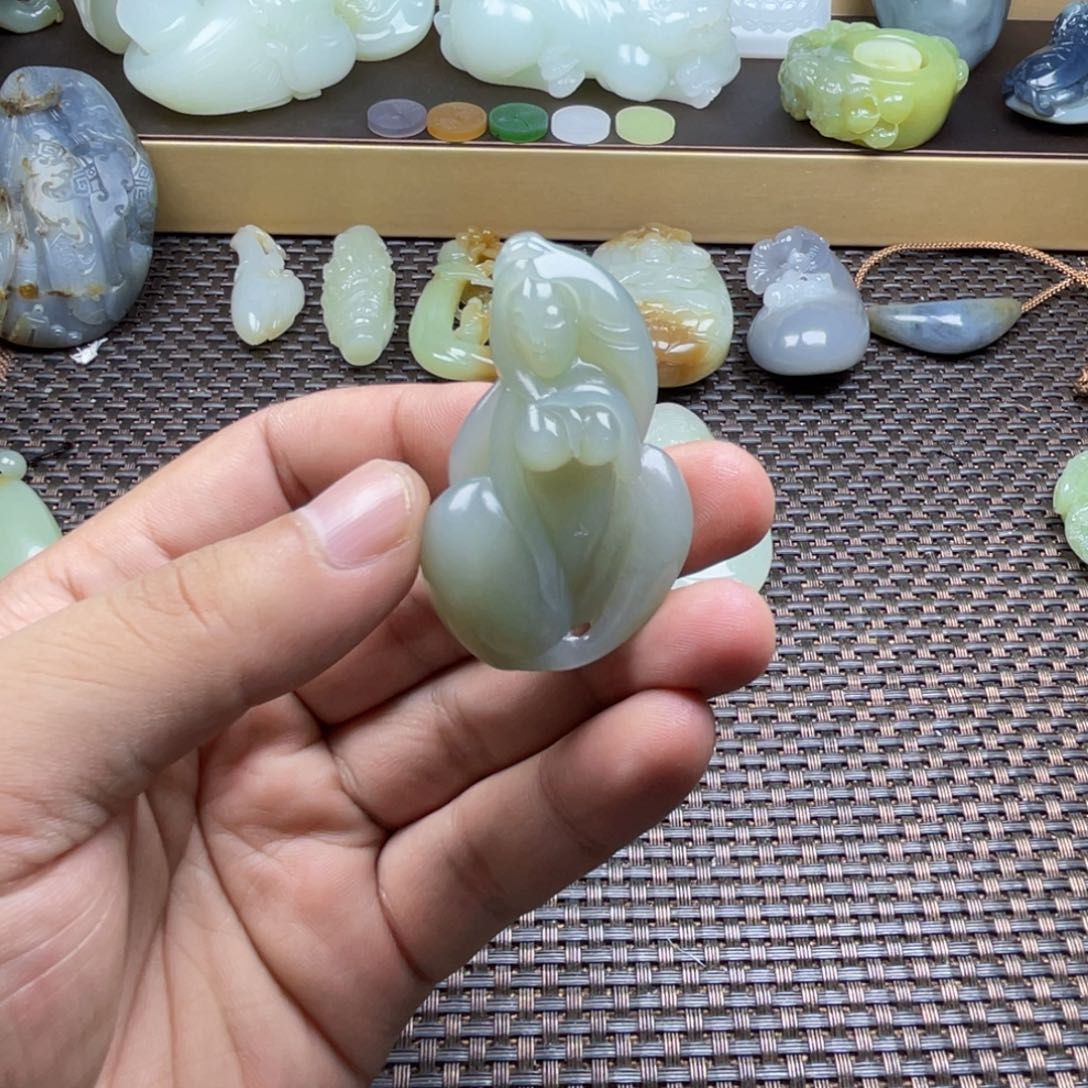 和田玉未镶嵌颈饰