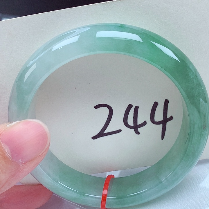 翡翠未镶嵌手镯翡翠