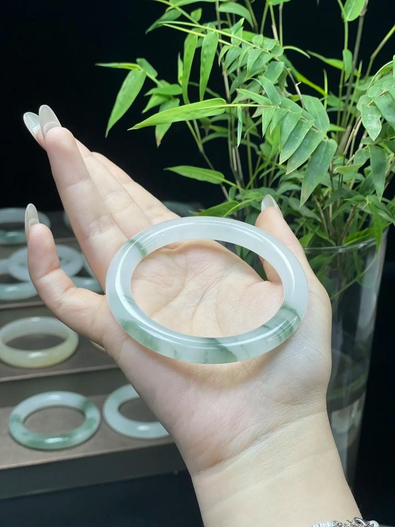 石英质玉手镯多样性发货【轻微色差，实物为准】编号：82