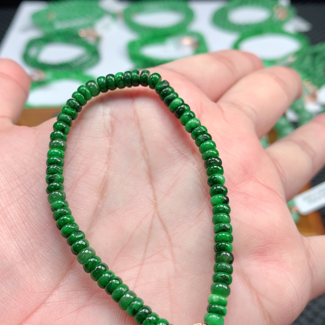 翡翠手链未镶嵌翡翠