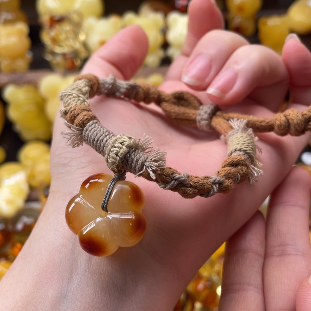 琥珀珠宝奇石未镶嵌